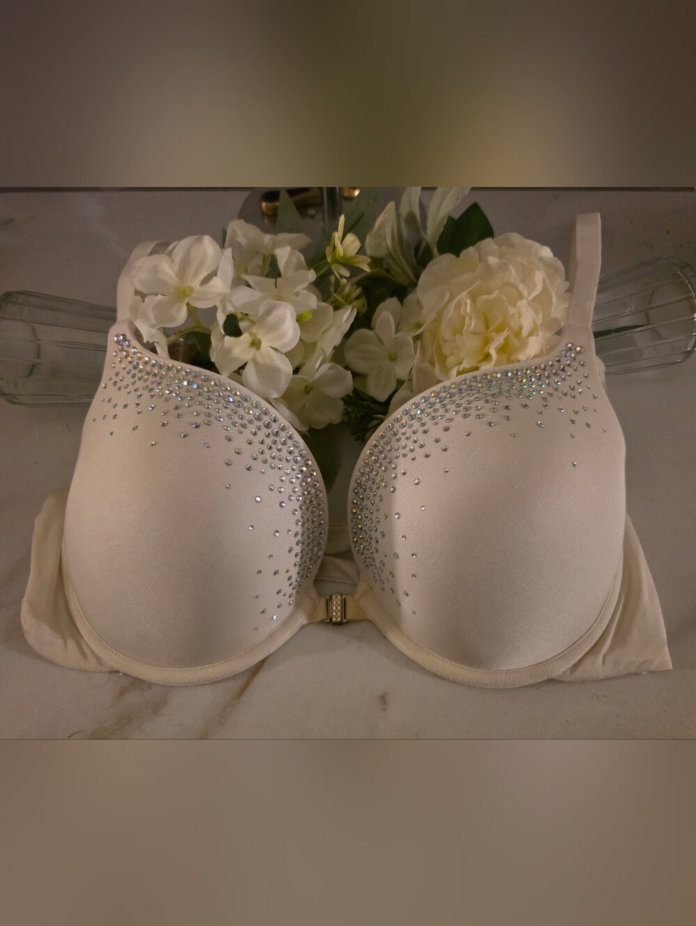La SENZA Ivory Rhinestone Front-Closure Push-Up Bra